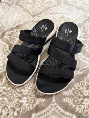 Clark Cloudsteppers Black & White Slip-On Sandals size 7 Medium